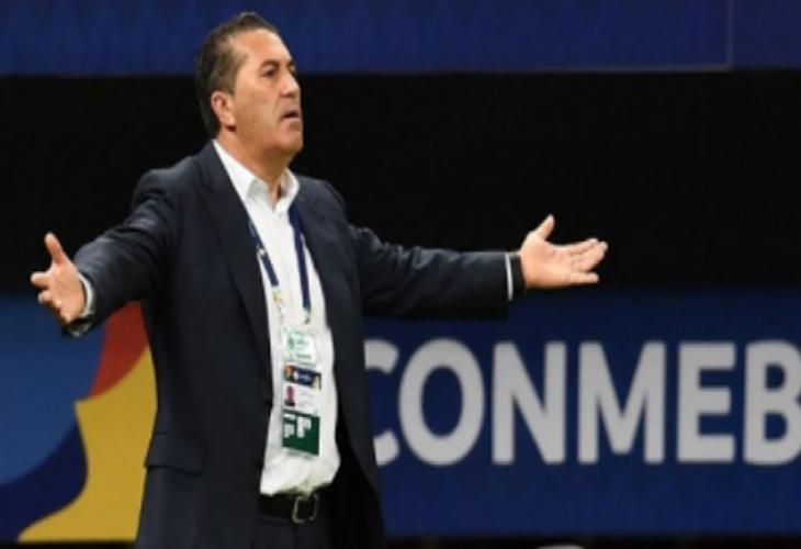 Former Venezuela coach Jose Peseiro gestures during the Conmebol Copa America 2021 football tournament group phase match between Venezuela and Peru at the Mane Garrincha Stadium in Brasilia, Brazil, on June 27, 2021. EVARISTO SA / AFP