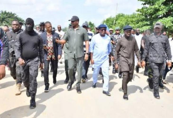 Caption: •NDDC Boss, Dr. Ogbuku, leading the inspection of failed portions of the East-West Road
